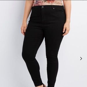 Charlotte Russe Black Skinny Jeans - Size 22